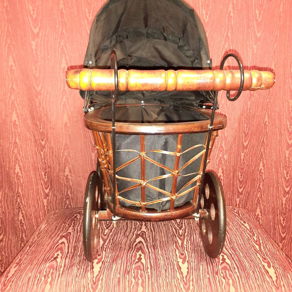 BEAUTIFUL VINTAGE STYLE WICKER AND BLACK LINING CLOTH DOLL STROLLER CARRIAGE - Picture 7 of 10